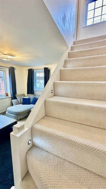 Property photo 2 of 22