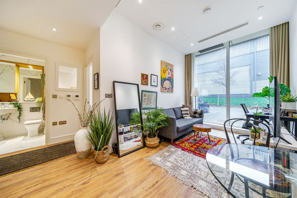 Property photo 2 of 12