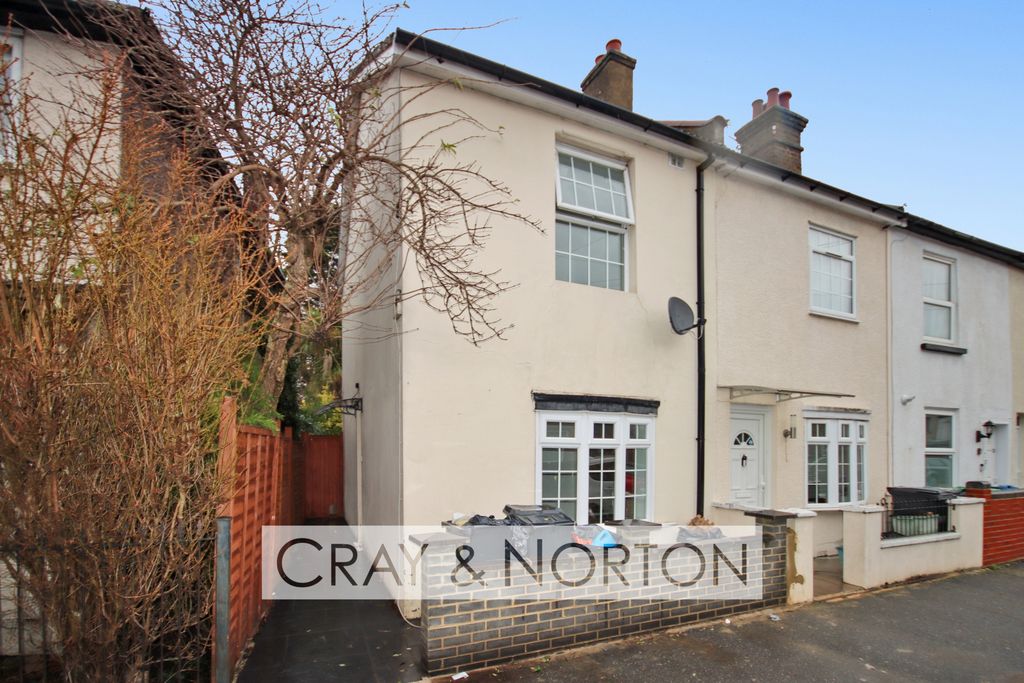 Property photo 1 of 7 Photo 9