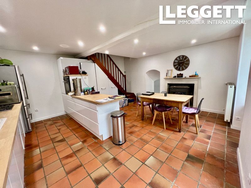 Property photo 2 of 10