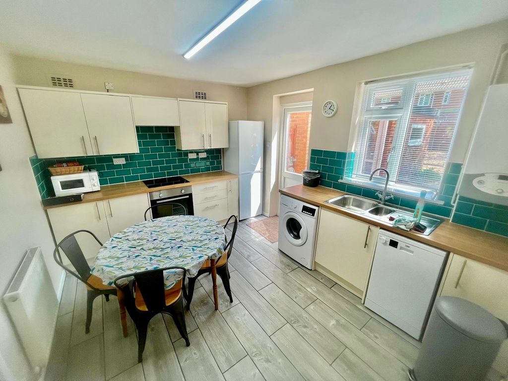 Property photo 1 of 16 Image