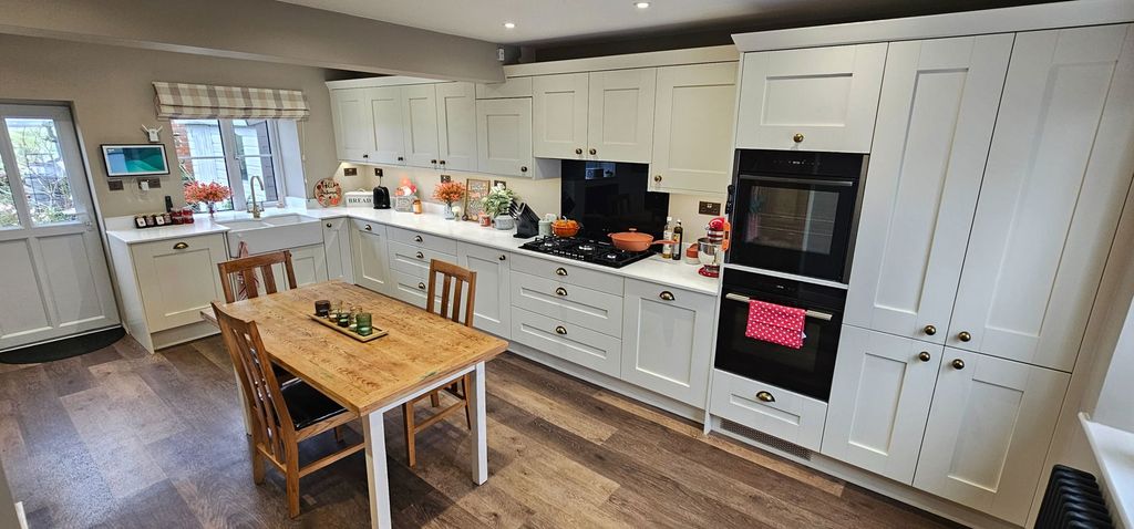 Property photo 1 of 29