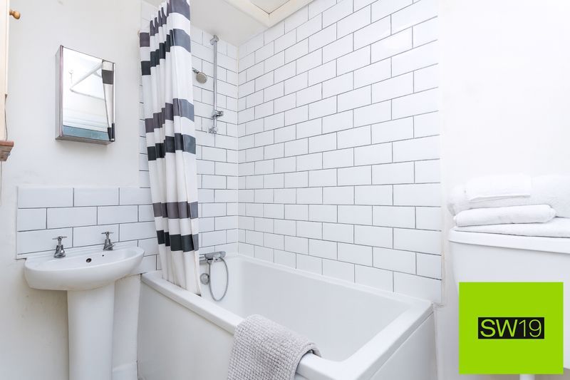 Property photo 2 of 9 Photo 4