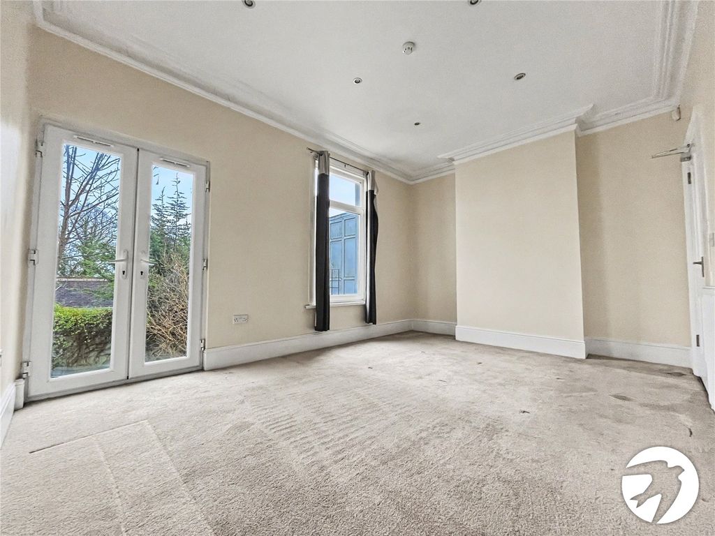 Property photo 3 of 19 Picture No. 13