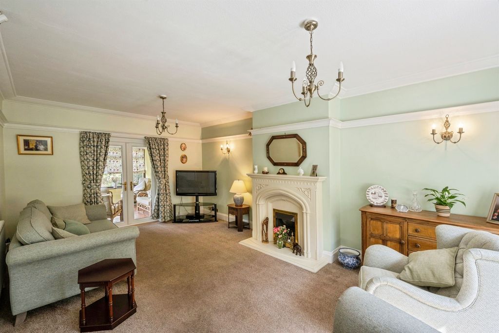 Property photo 2 of 19