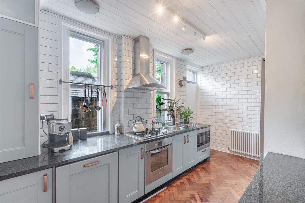 Property photo 3 of 10 _A7R5650-Hdr.Jpg