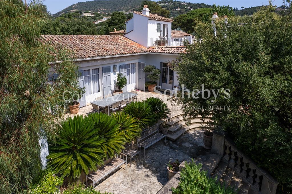 Property photo 2 of 16