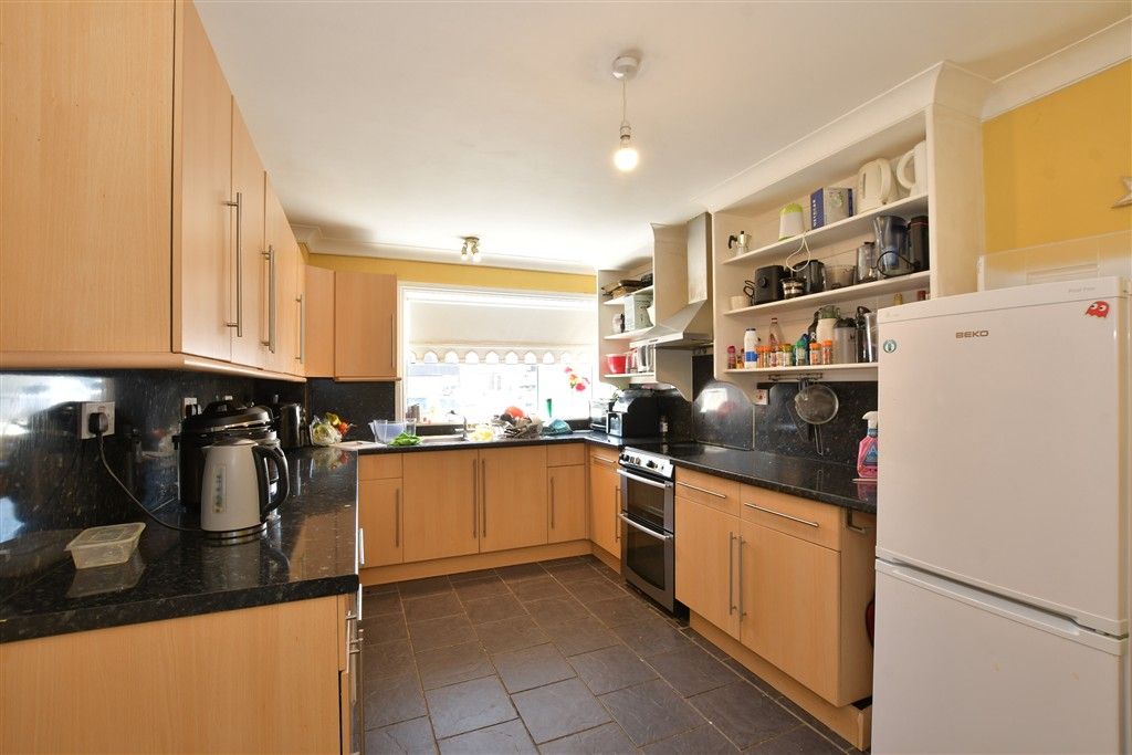 Property photo 3 of 7 Kitchen/ Dining Room