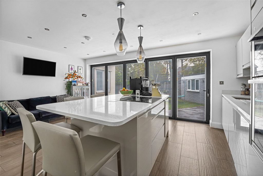 Property photo 3 of 20 Picture No. 21