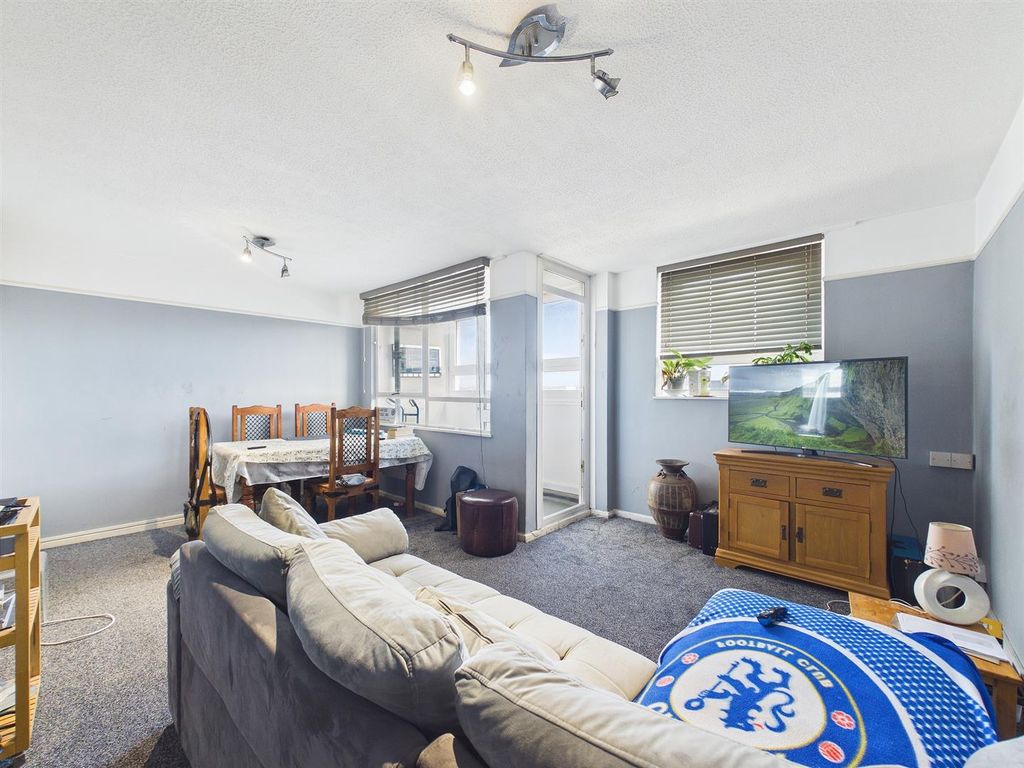 Property photo 3 of 15 3 - Maisonette For Auction, Dove Street, Bristol.J