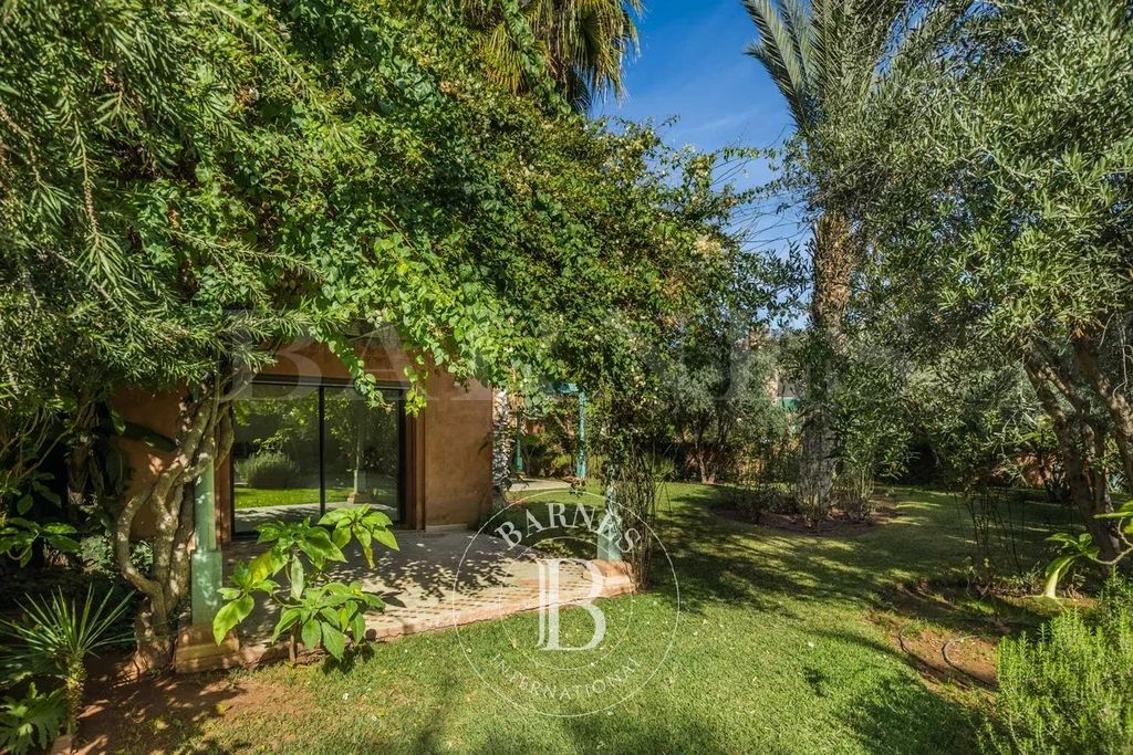 Property photo 3 of 35 Courtyard