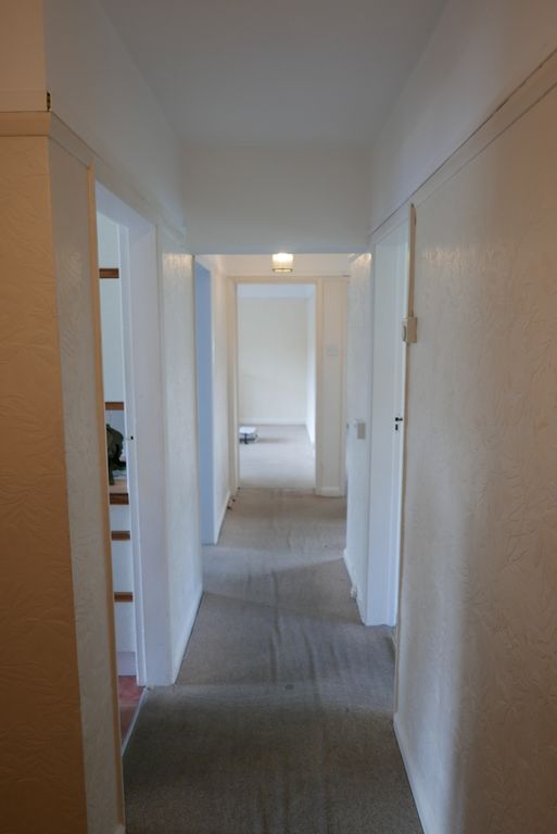 Property photo 2 of 11 Entrance Hall