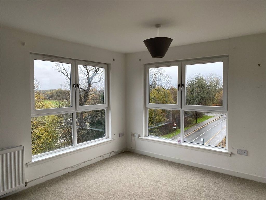 Property photo 2 of 12 Picture No. 15