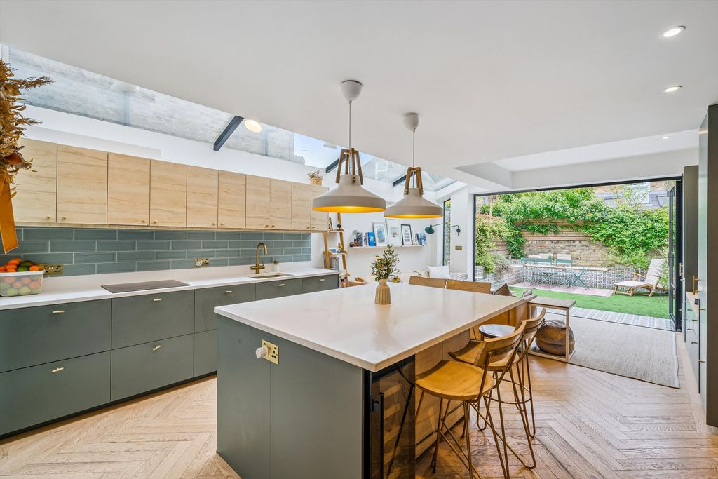 Property photo 1 of 26 Image