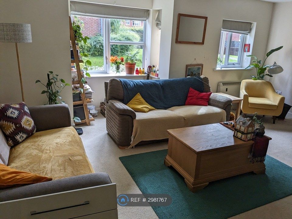 Property photo 1 of 15 How The Last Tenants Had The Flat