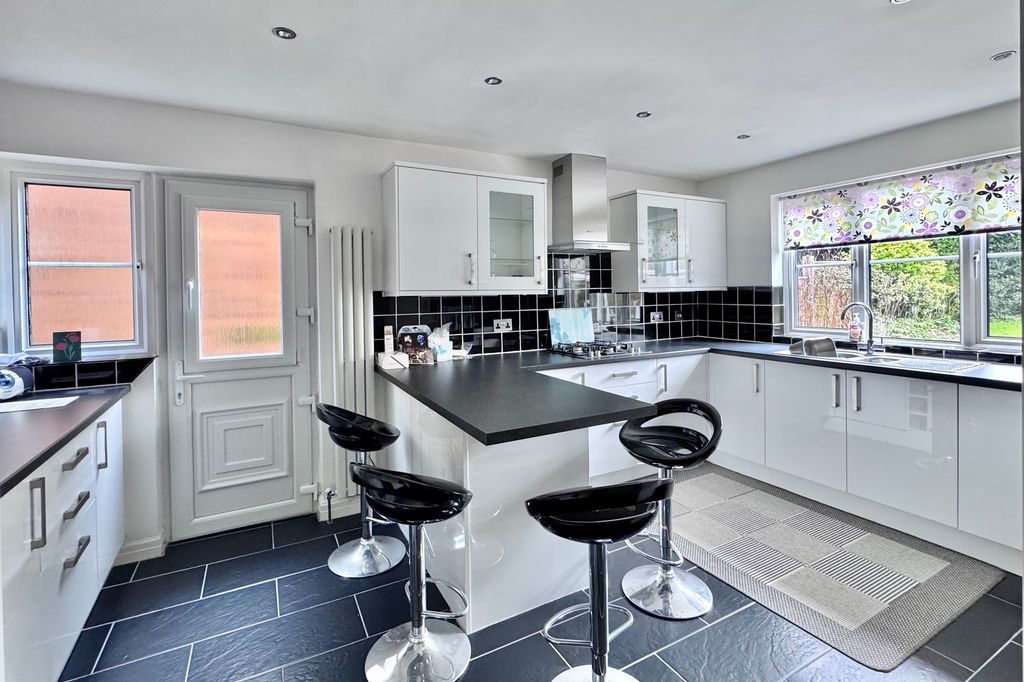 Additional image 10 of 4 bed detached house for saleHathersage Drive, Glossop SK13
