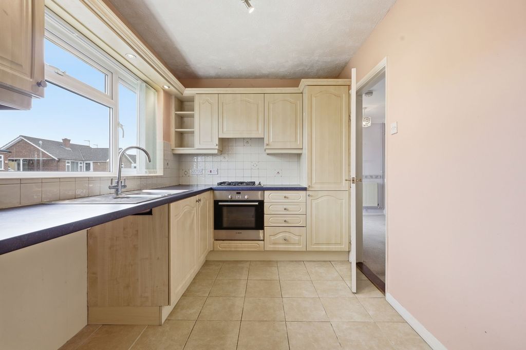 Property photo 3 of 21