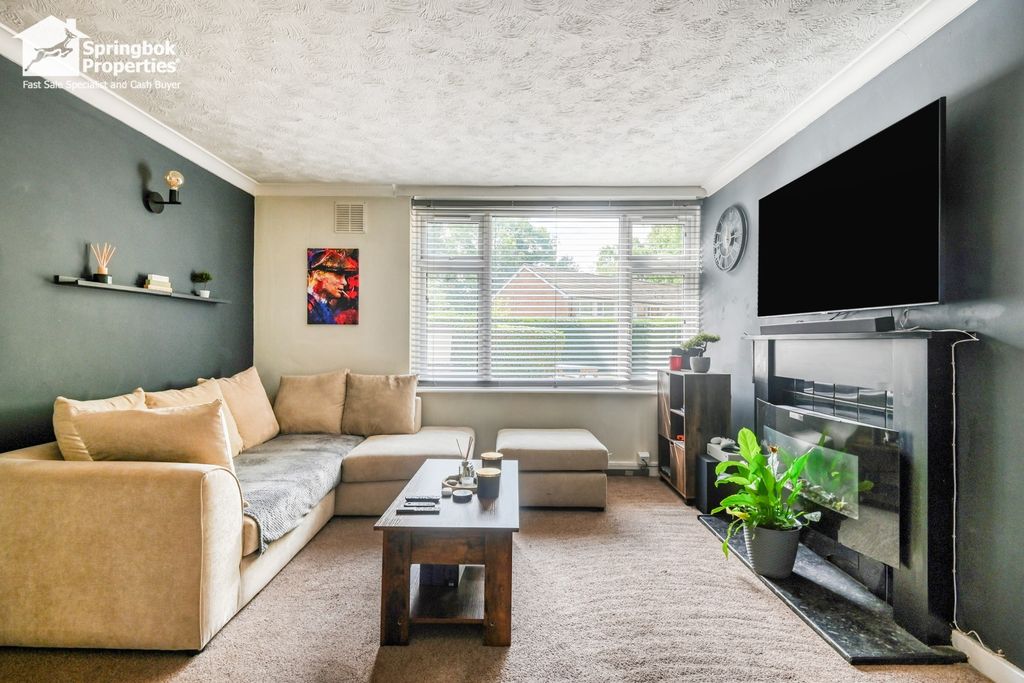 Property photo 3 of 11 2
