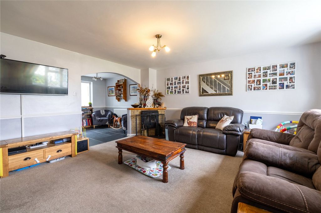 Property photo 3 of 17 Picture No. 02
