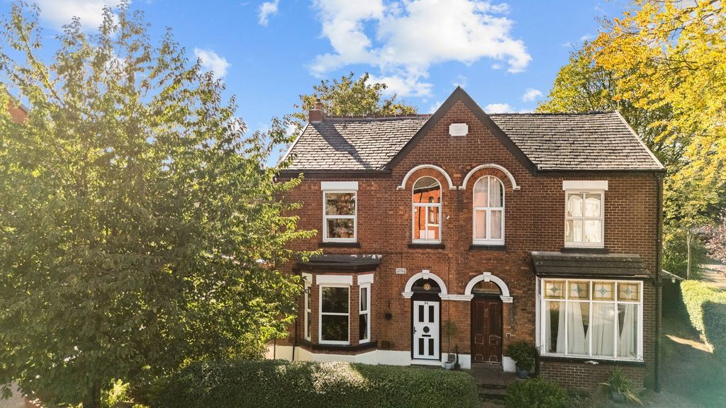 Property photo 1 of 32