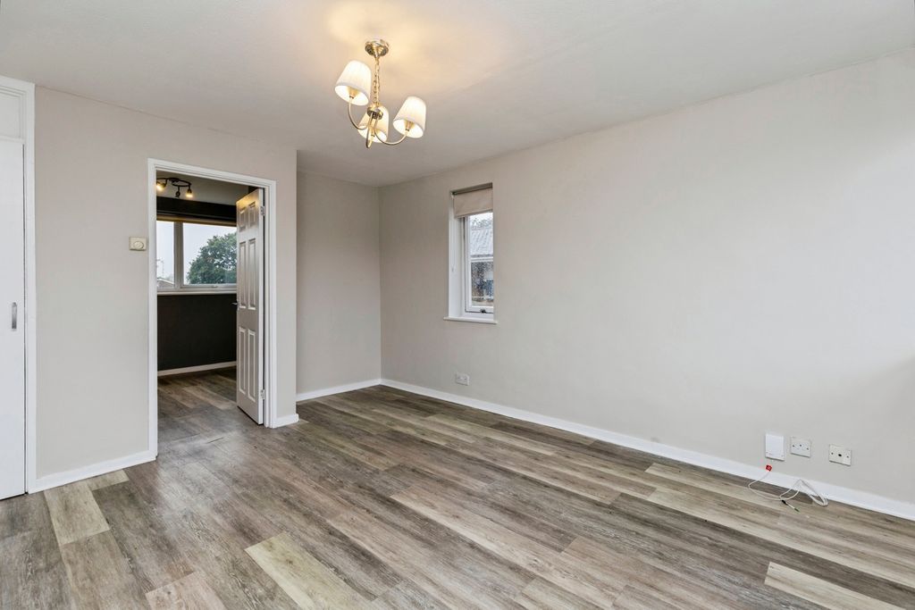 Property photo 3 of 24 Pbox-Img.Jpg