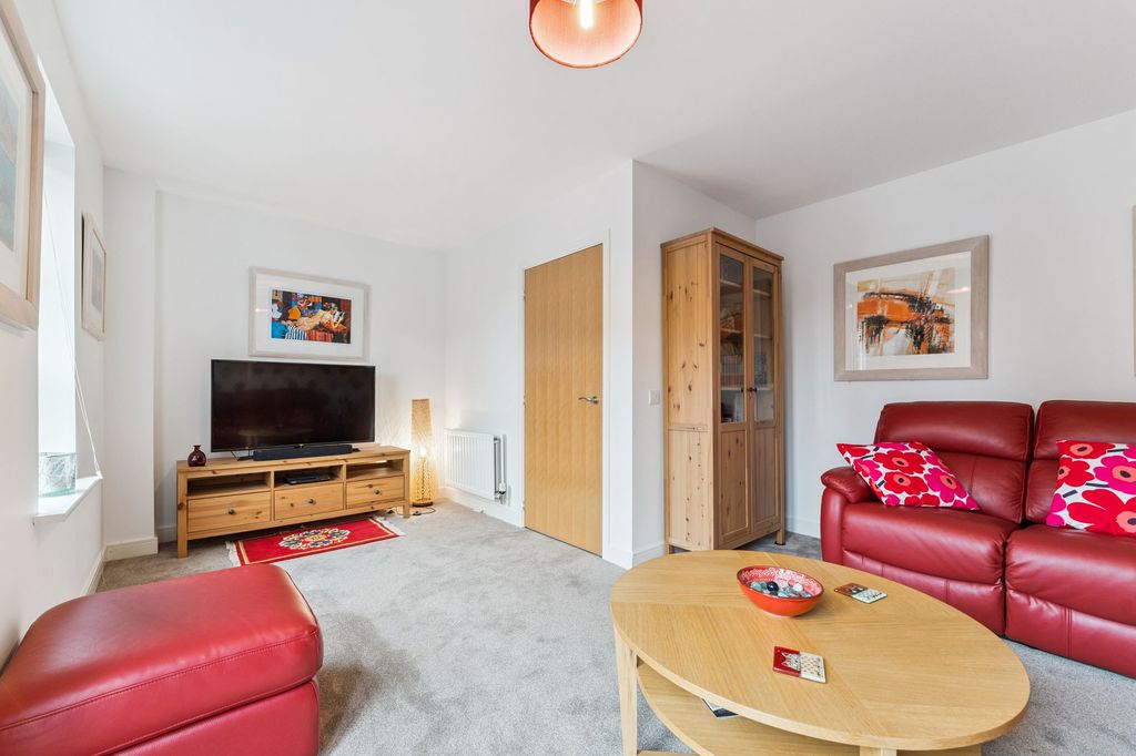 Property photo 3 of 39