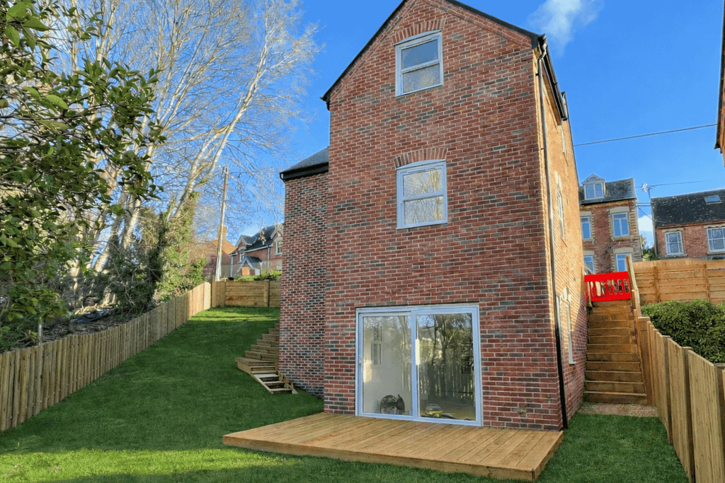 Property photo 1 of 16