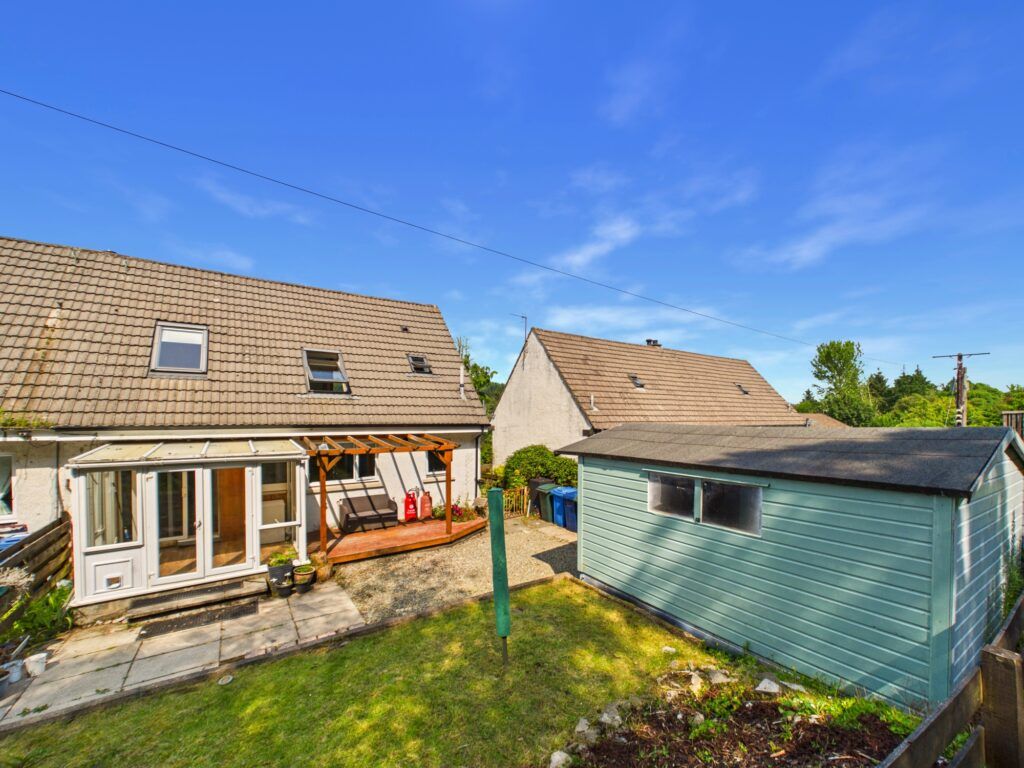 Property photo 2 of 31
