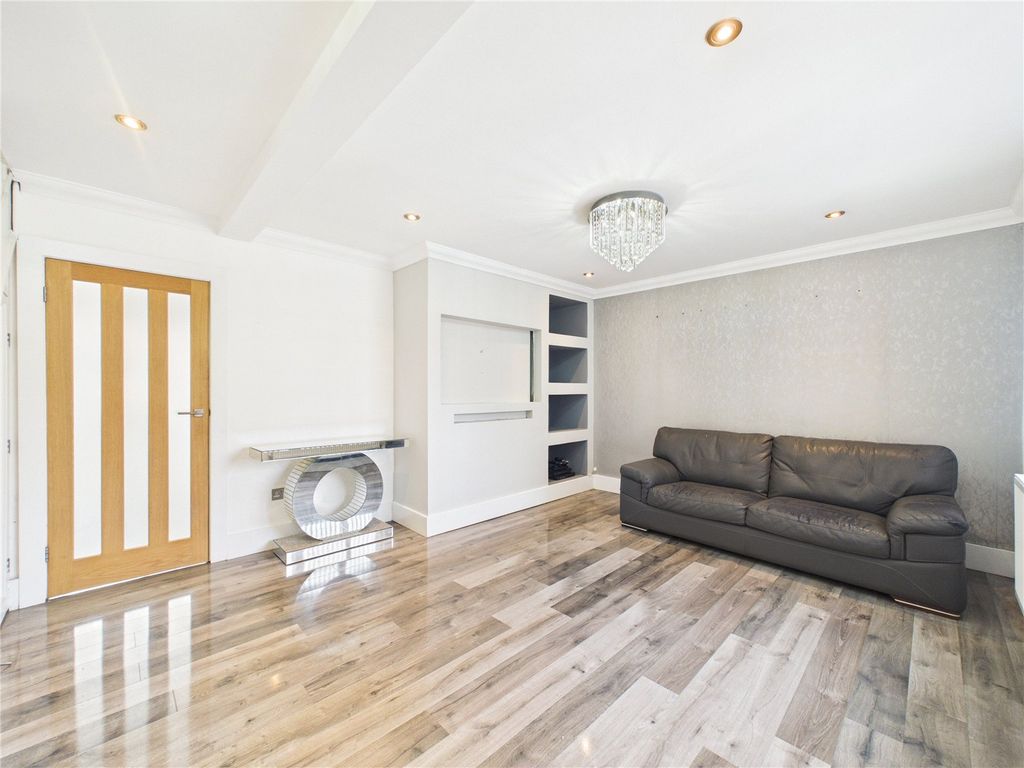 Property photo 3 of 23 Picture No. 05