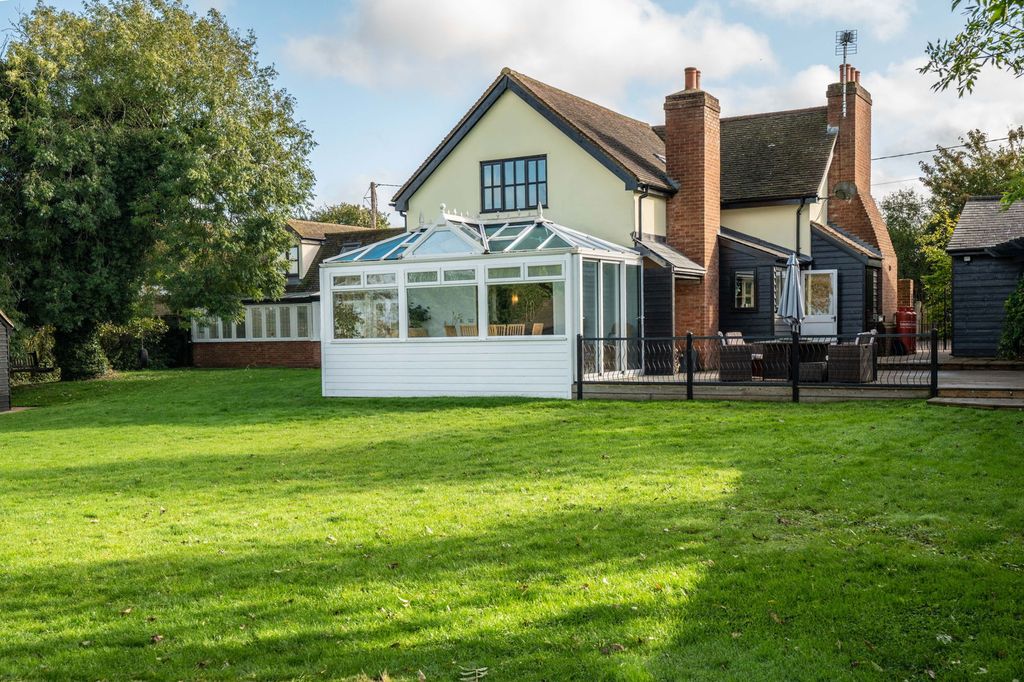 Property photo 1 of 52