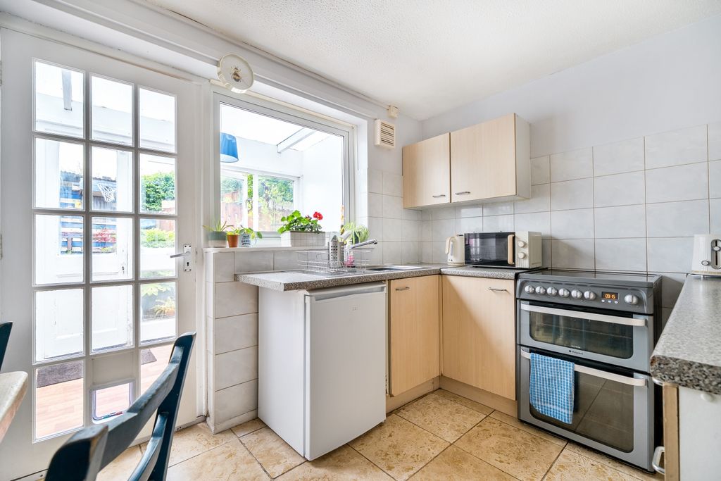 Property photo 2 of 20 1468124-7-6A186Cf0B7Ab2