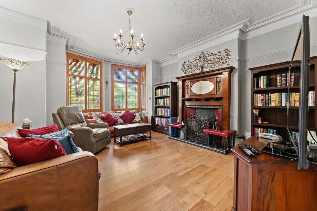 Property photo 3 of 29