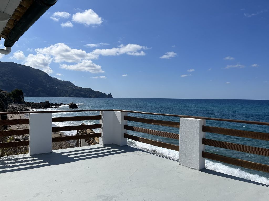 Property photo 1 of 11 Terrace