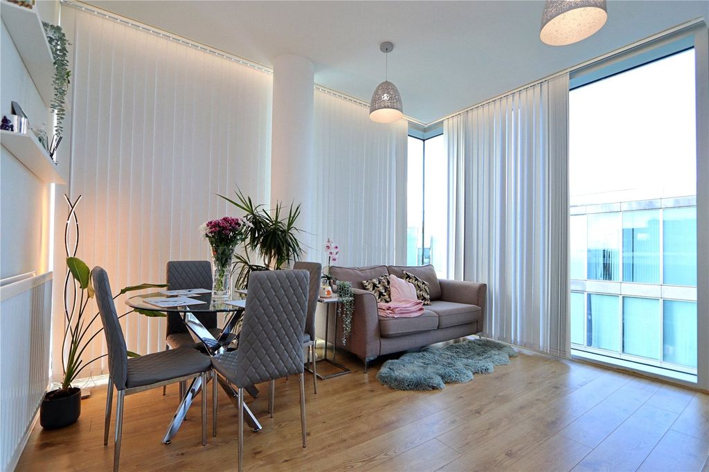 Property photo 2 of 14 Picture No. 04