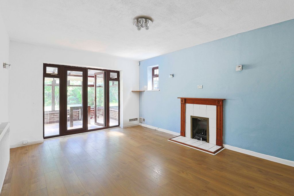 Property photo 3 of 19