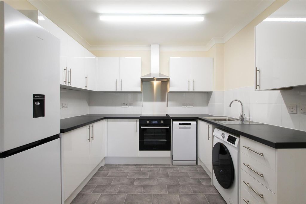 Property photo 2 of 11 Img_5869.Jpg