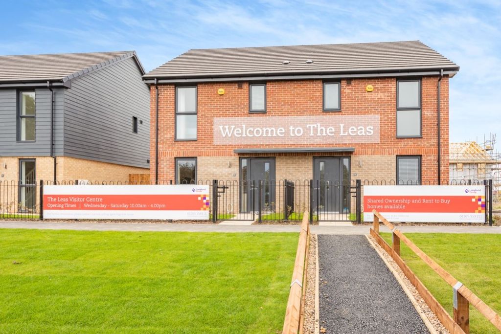 Property photo 1 of 14 Showhome Front