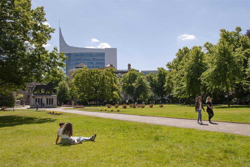 Property photo 2 of 73 Forbury Gardens (1).Jpg