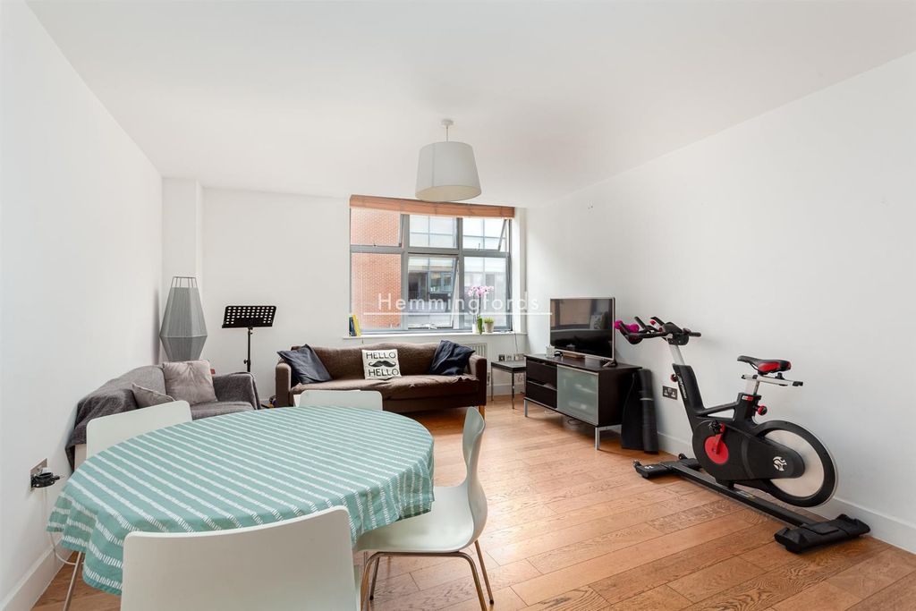 Property photo 3 of 12