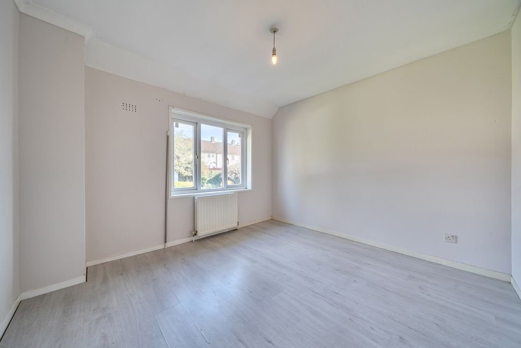 Property photo 3 of 20 Bedroom