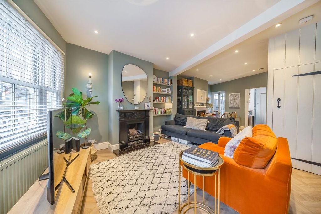 Property photo 2 of 6