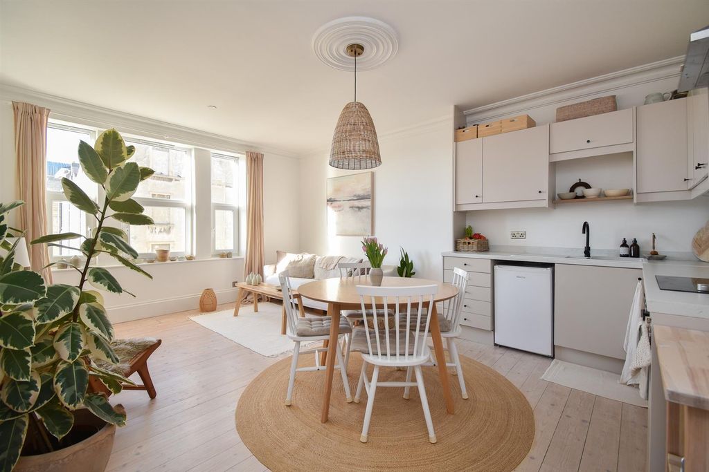 Property photo 1 of 14 Living Space