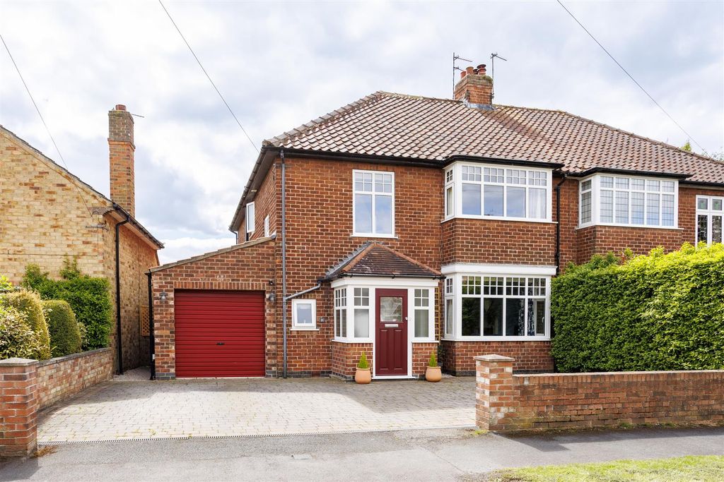Property photo 1 of 33 21_Lang_Road_44.Jpg