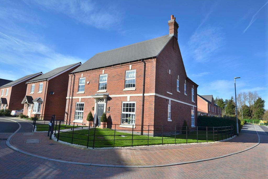 Property photo 1 of 52