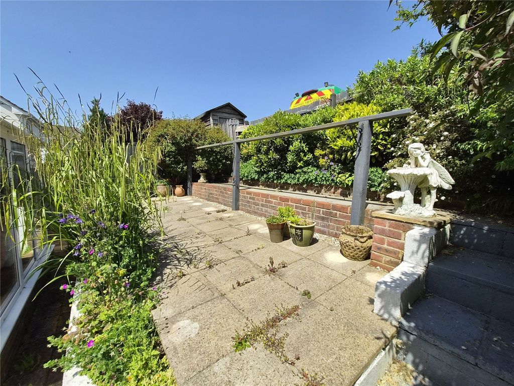 Property photo 2 of 19 Picture No. 27