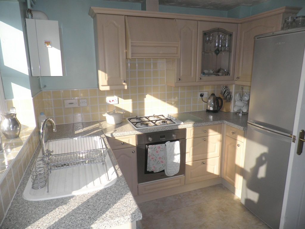 Property photo 3 of 9 Kitchen