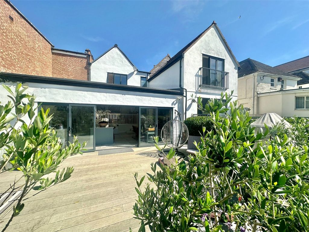 Property photo 1 of 38 Picture No. 27