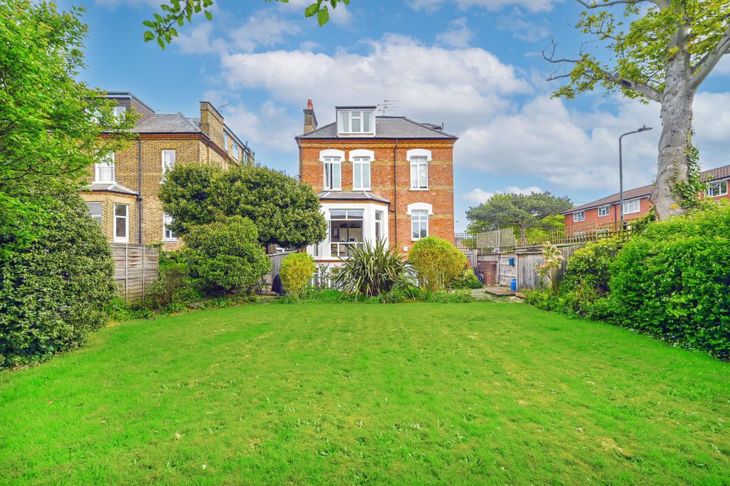 Property photo 2 of 11