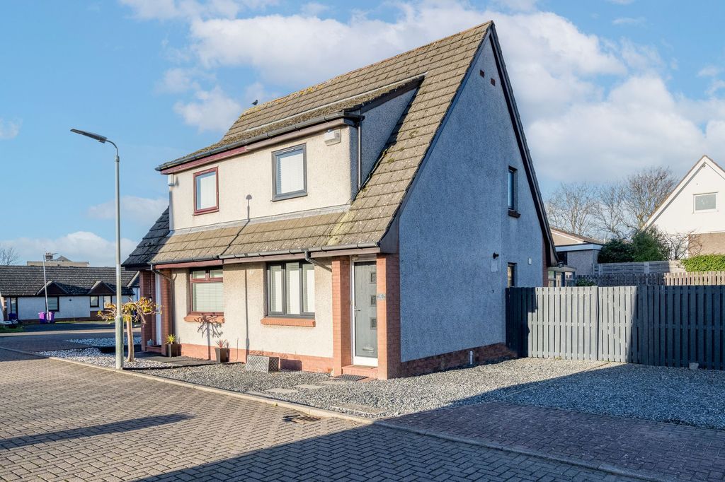 Property photo 1 of 16 Front External