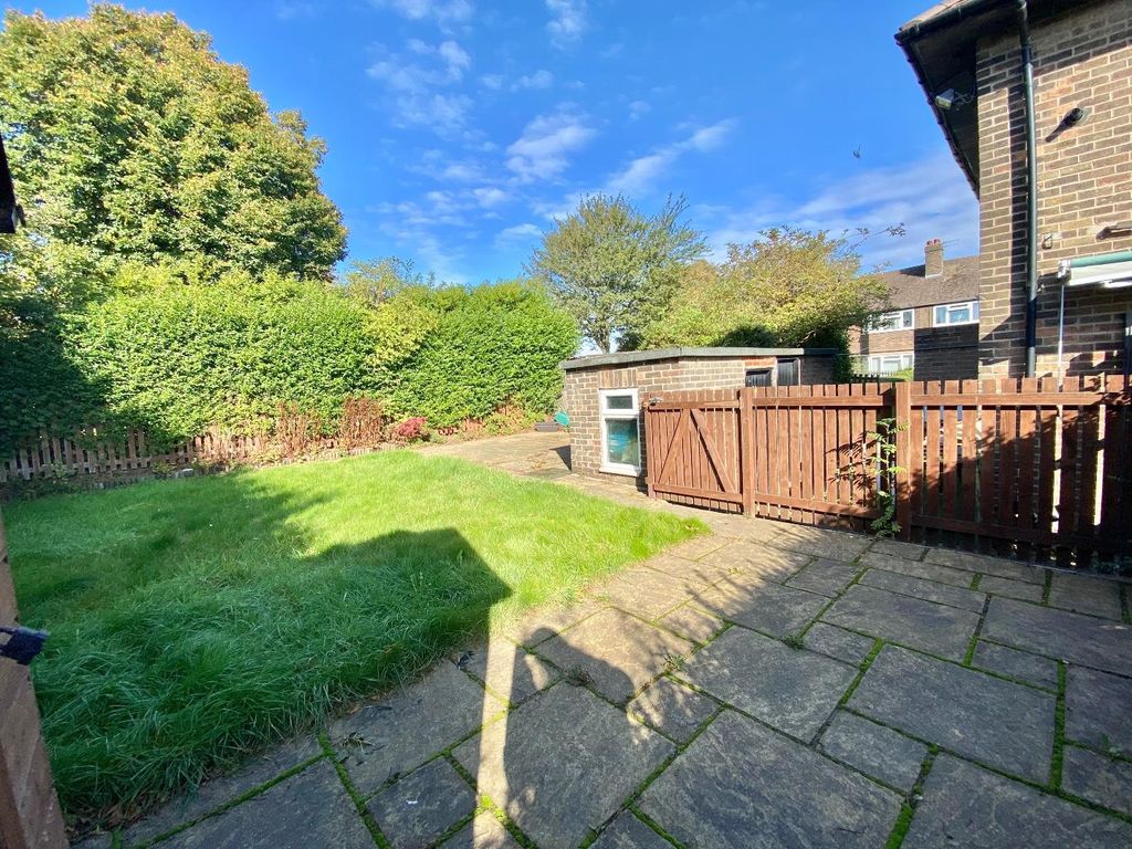 Property photo 2 of 17 Externally